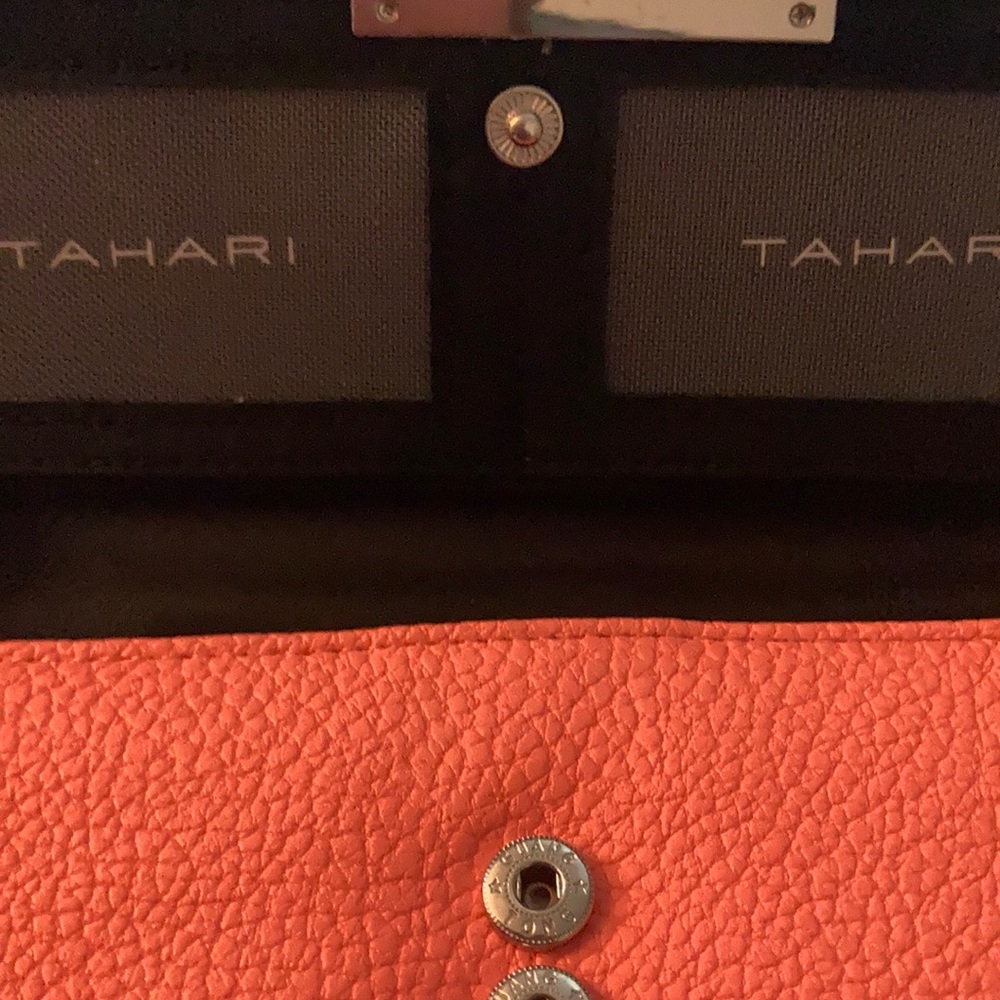 Wallet Tahari nwt